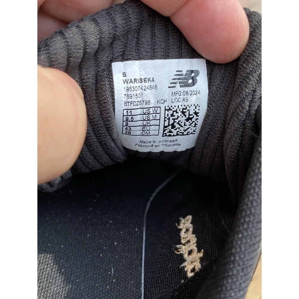 New Balance Arishi Fresh Foam Men's 9.5 Women's 11 Black Gray Sneakers Shoes